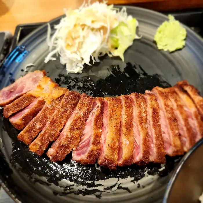 잘 익은 규카츠 단면