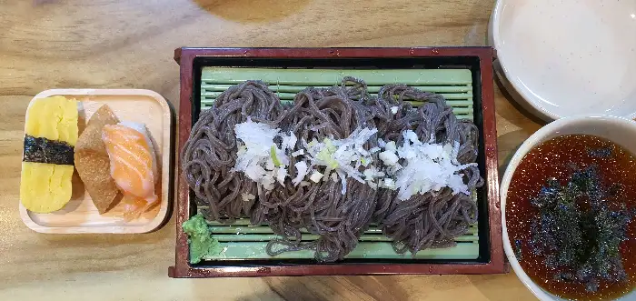 장촌칼국수의 초밥과 소바