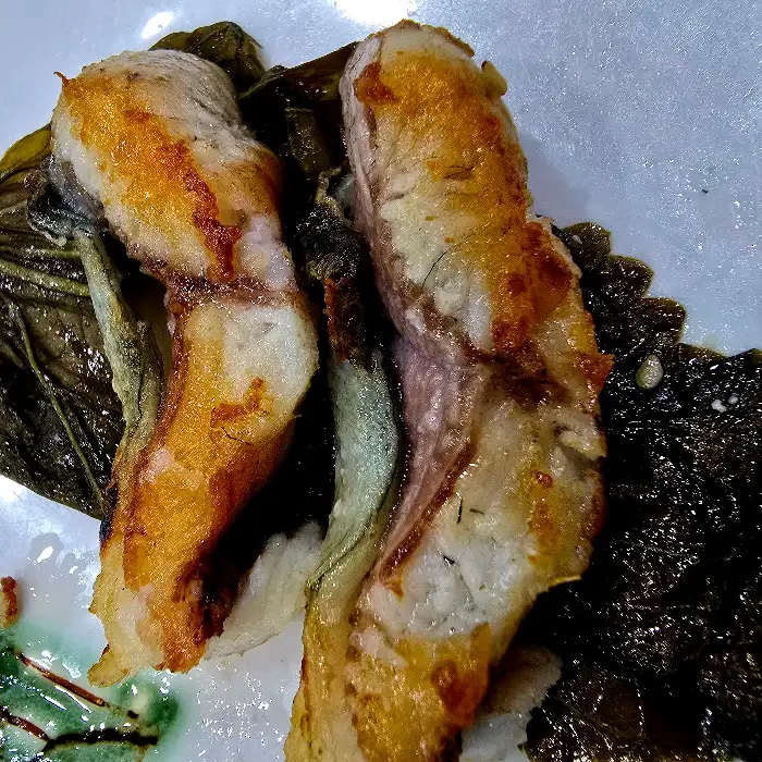 잘 익은 장어 조각