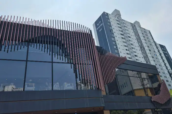 카페 외부 전경