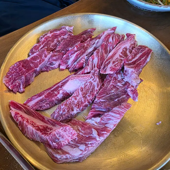 신선한 생고기 모둠