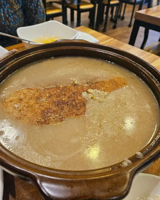 푸짐한 누룽지가 듬뿍 들어간 오리백숙