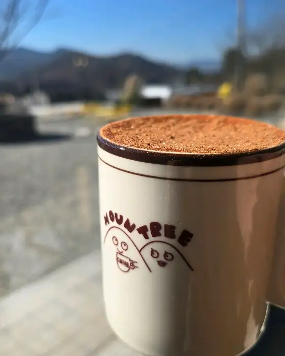 커피잔의 캐릭터 아트