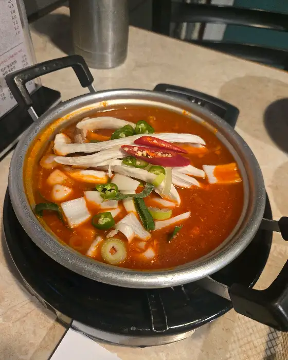 보글보글 끓고 있는 김치찌개