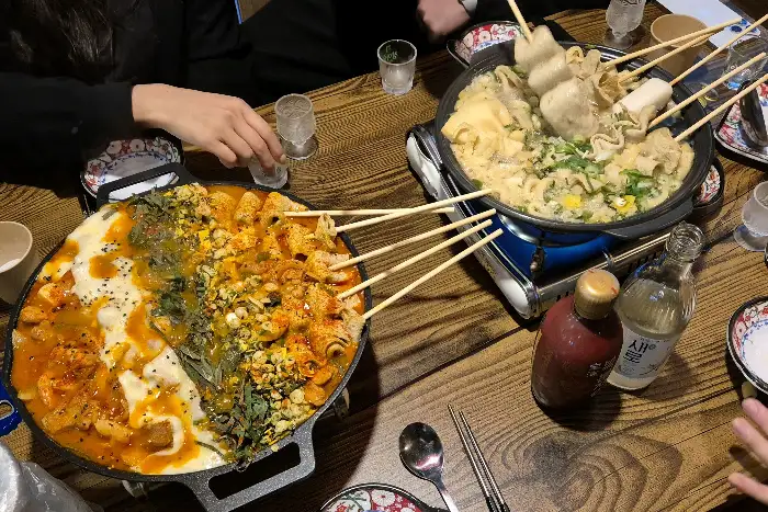 다양한 메뉴가 함께 나온 상차림