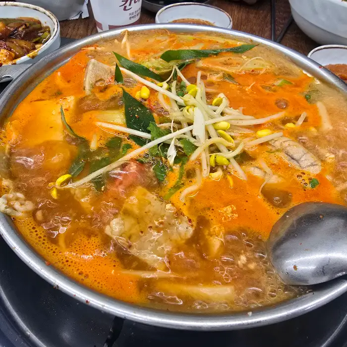 신선한 재료의 백합조개탕