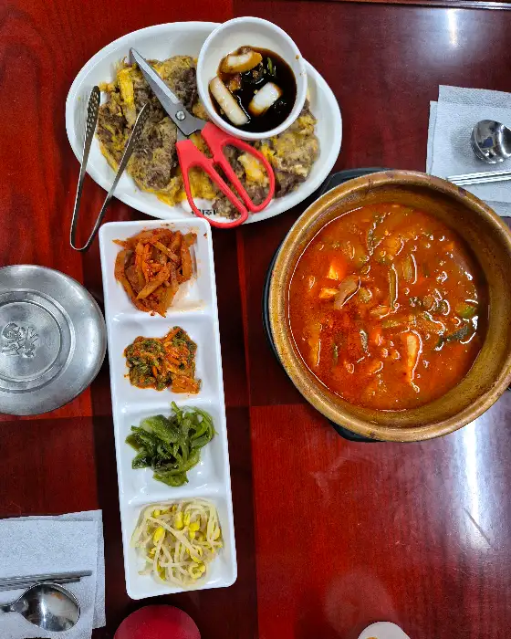 밑반찬과 찌개