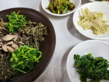 하동 성남식당: 산청 여행의 마침표, 건강과 맛을 담은 진수성찬