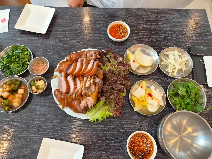 상차림 전체 모습