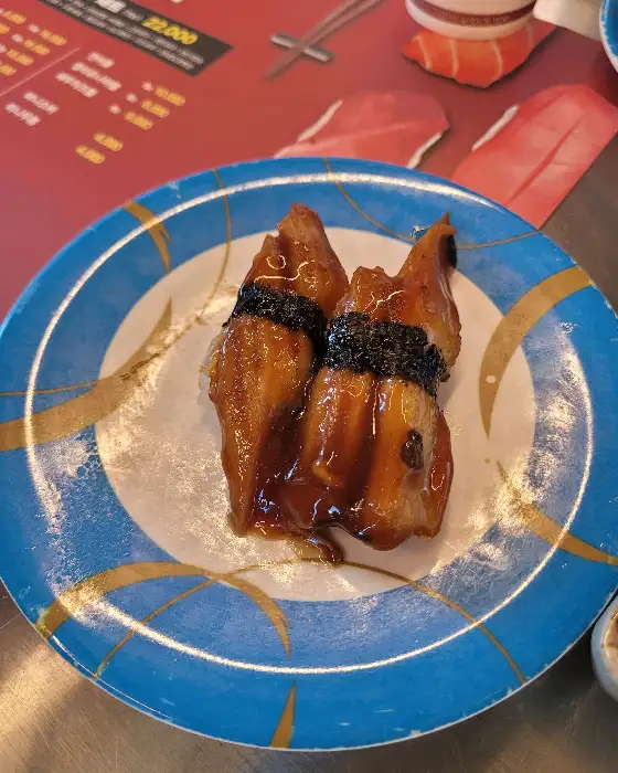 데리야끼 소스가 발린 장어 초밥