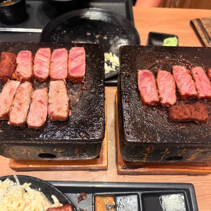 화로에 구워지는 규카츠