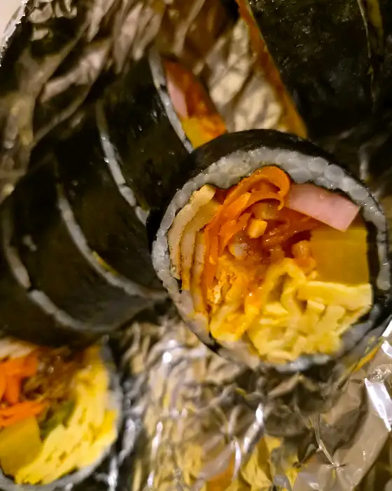 다정한 김밥 단면