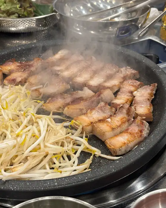 고소한 풍미를 뿜어내는 차돌박이