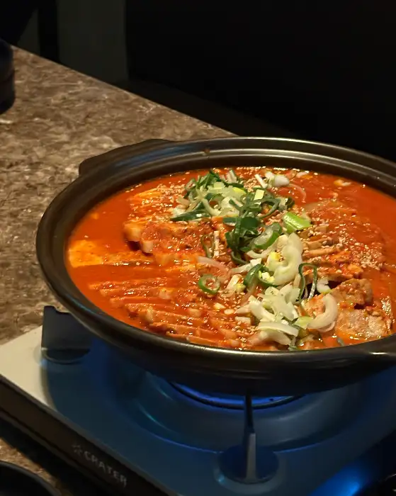 따뜻한 아롱사태 전골