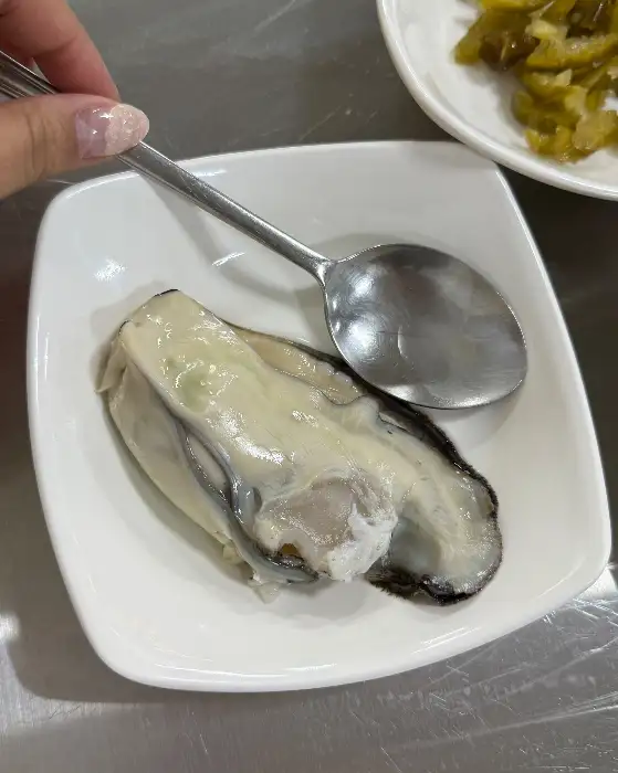 접시에 담긴 벚굴
