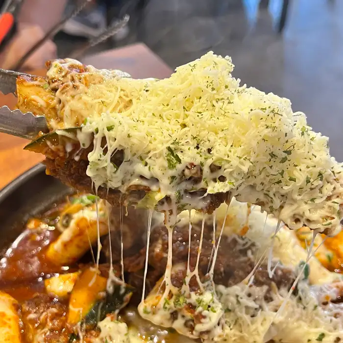 치즈가 듬뿍 올라간 갈비찜
