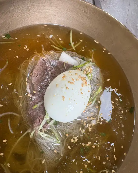 매콤달콤한 비빔냉면