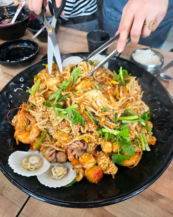 먹기 좋게 잘라주는 뽈찜
