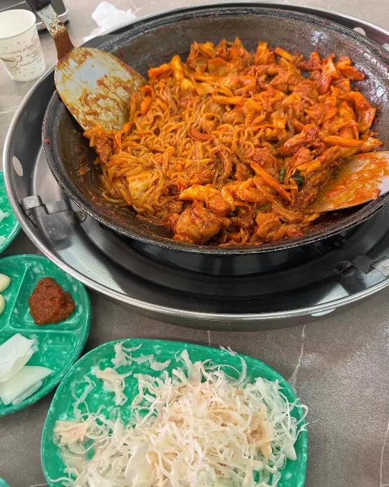닭갈비와 우동사리