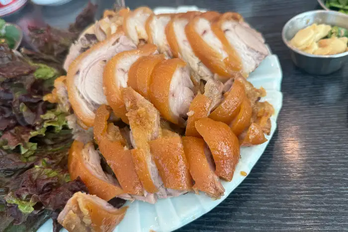 잘 썰어진 족발