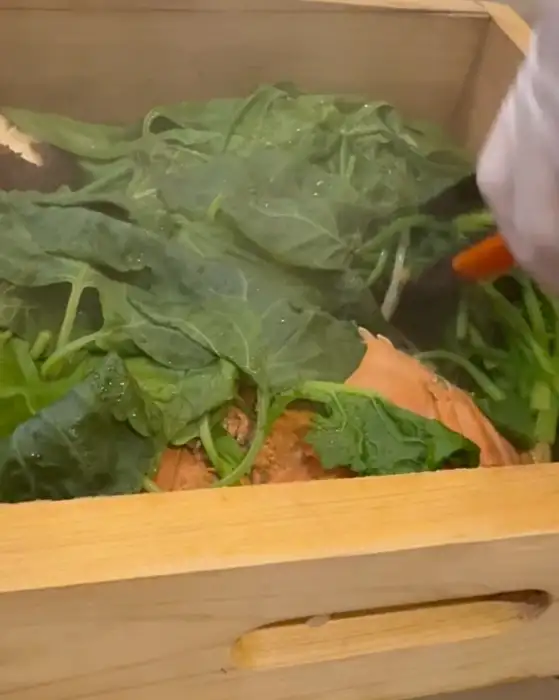 편백찜 조리 중