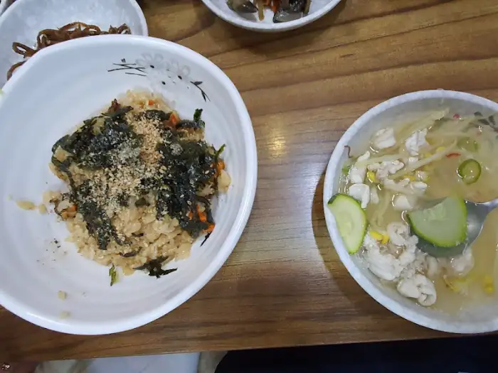 따개비밥과 함께 나온 김치찌개