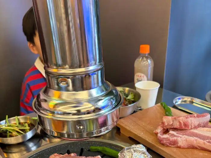 테이블 세팅 및 숯불