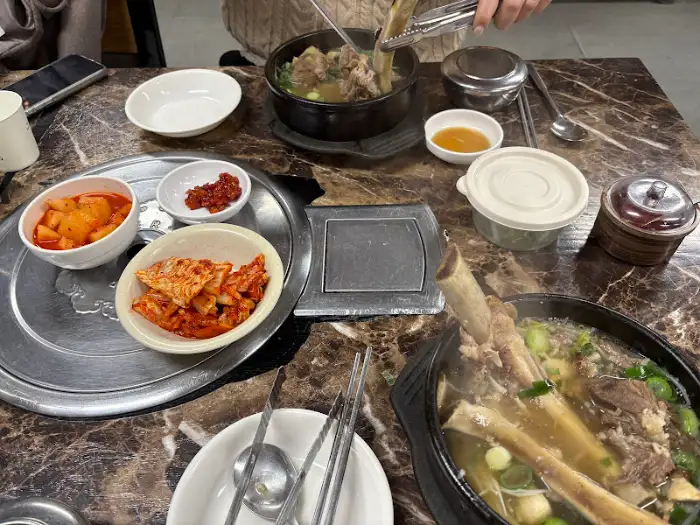 갈비탕과 밑반찬