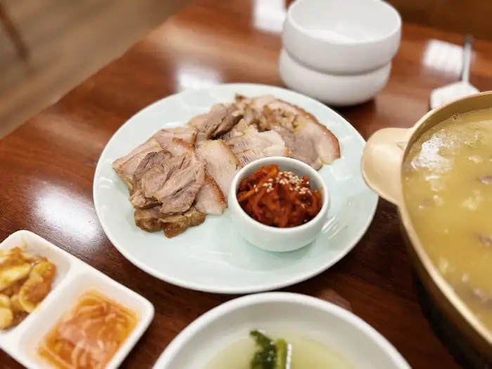 수육과 곁들임