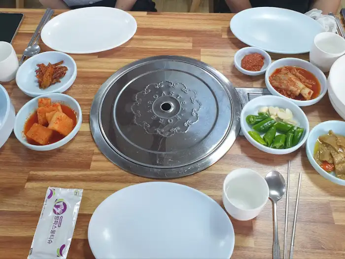 식사 테이블 세팅
