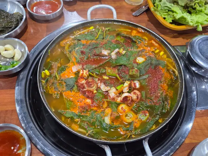 곱창구이가 담긴 불판 모습