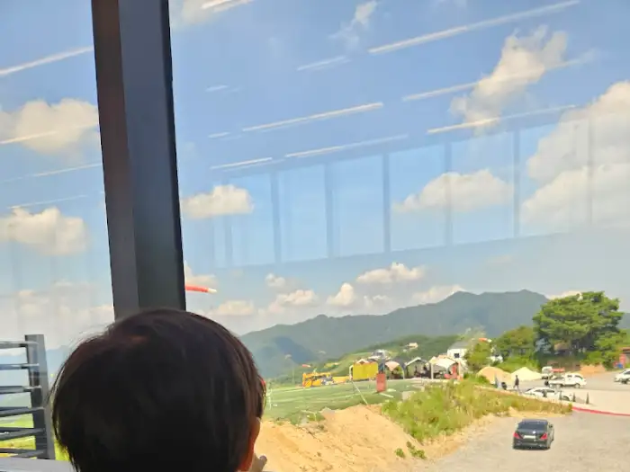 창밖으로 보이는 풍경
