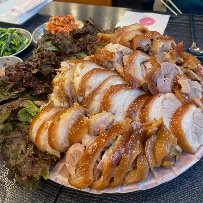 푸짐한 족발 접시