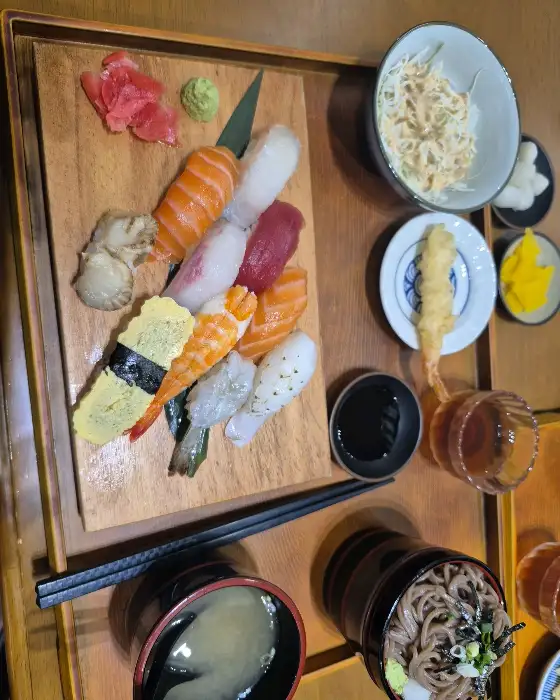 점심 특선 세트 구성