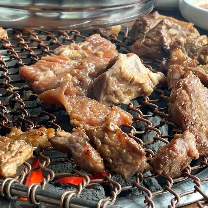 잘 구워진 돼지갈비