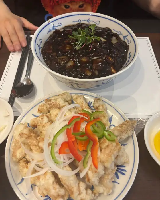 영춘반점 짜장면과 탕수육