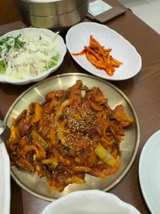 푸짐한 제육볶음