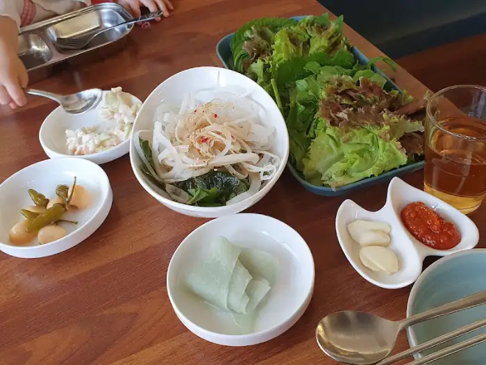 테이블 세팅된 모습