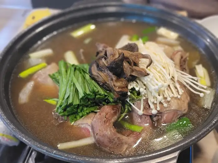능이버섯오리백숙 근접샷