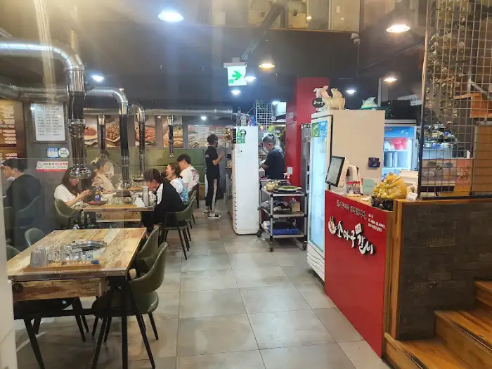 소마구참숯갈비 본점 내부