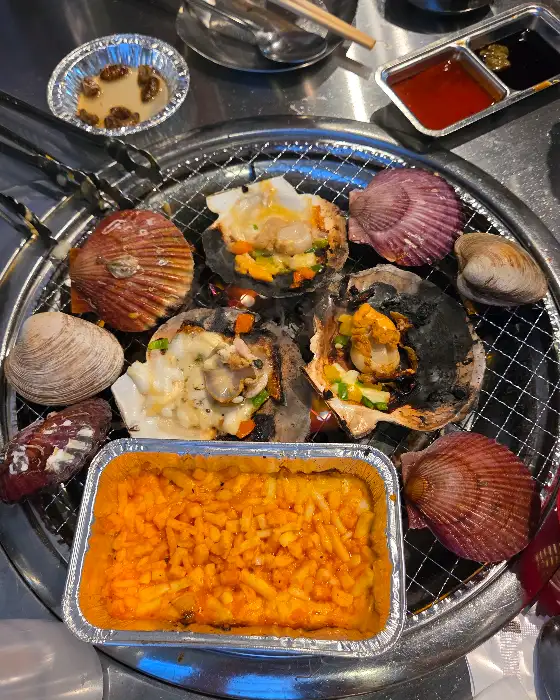 치즈 듬뿍 올린 조개구이