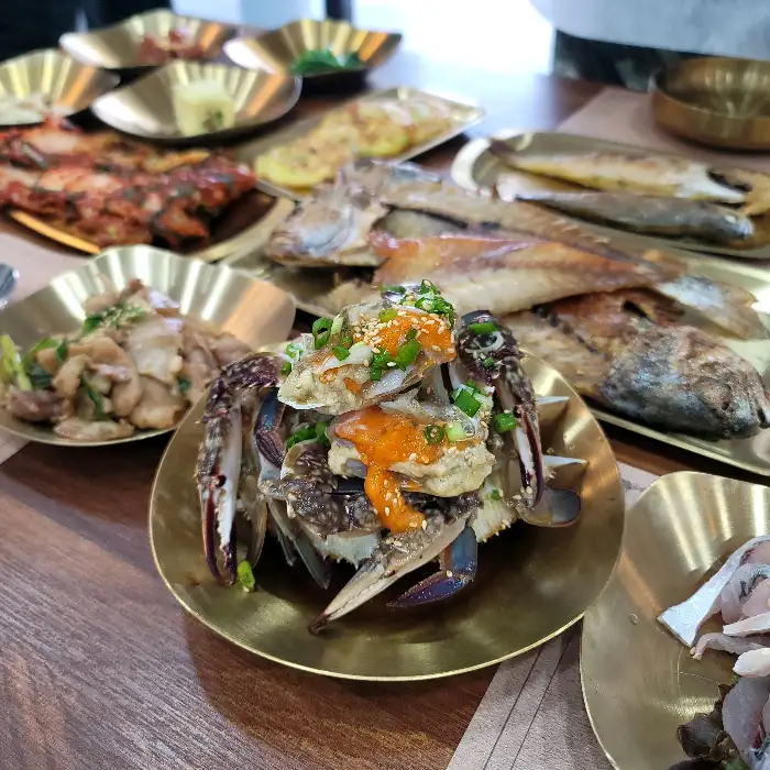 푸짐하게 담긴 게장
