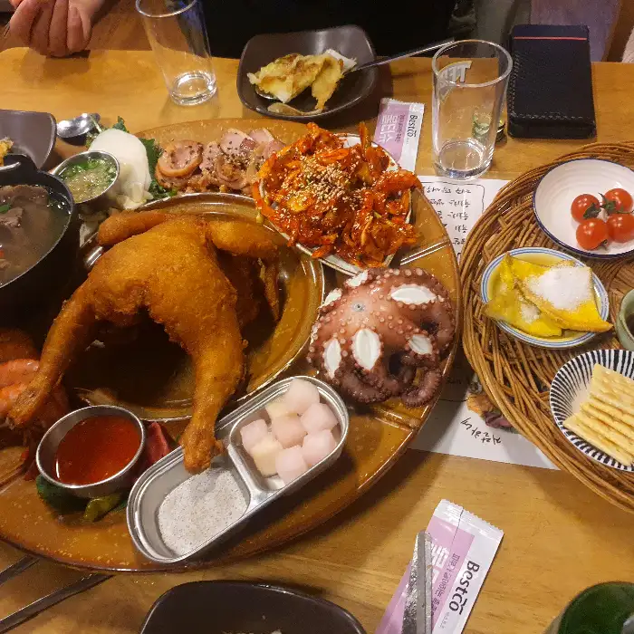 푸짐하게 나온 메인 메뉴들