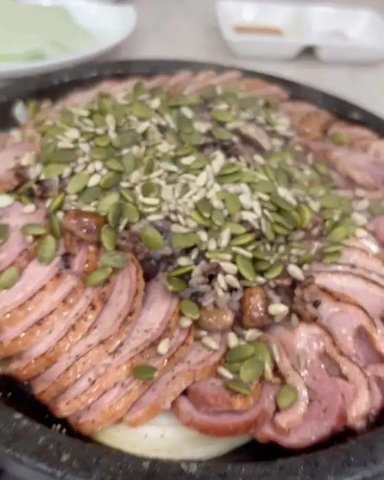 슬라이스 된 오리 찰흙구이