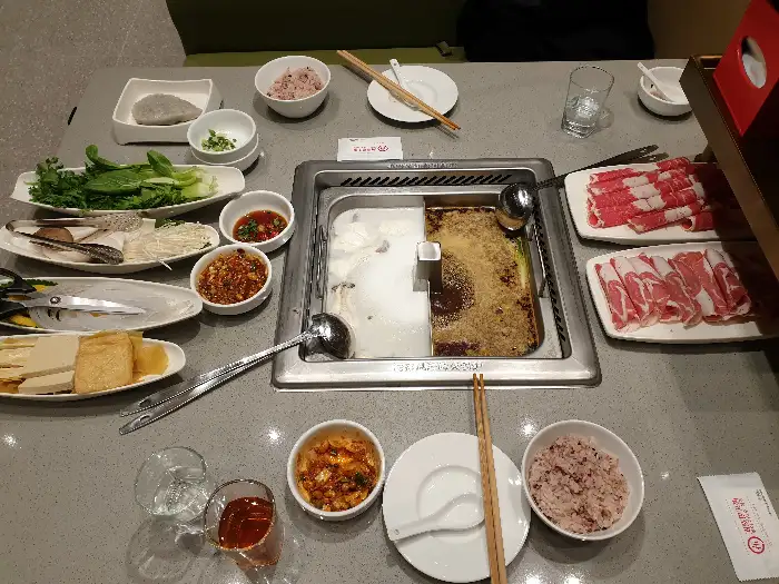 하이디라오 부산역점 테이블 세팅