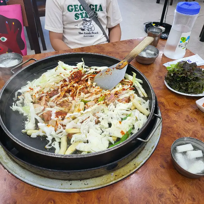 닭갈비 조리 중