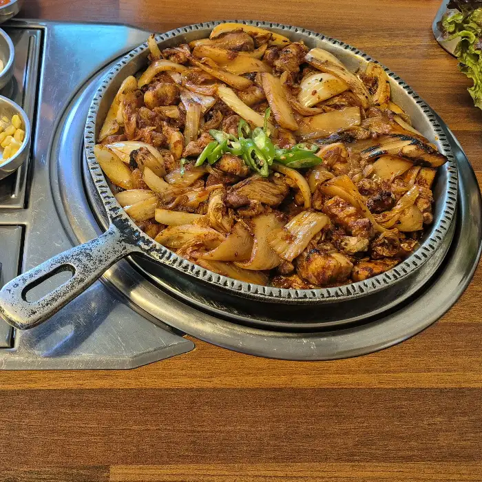김천 윤가네촌돼지 메인 메뉴 돼지김치구이