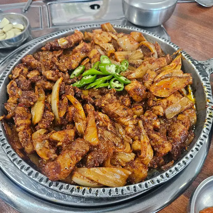 김천 윤가네촌돼지 돼지김치구이 한상차림