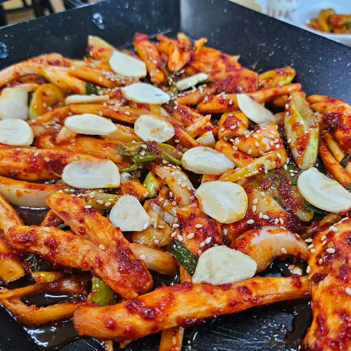 먹음직스럽게 구워진 더덕구이