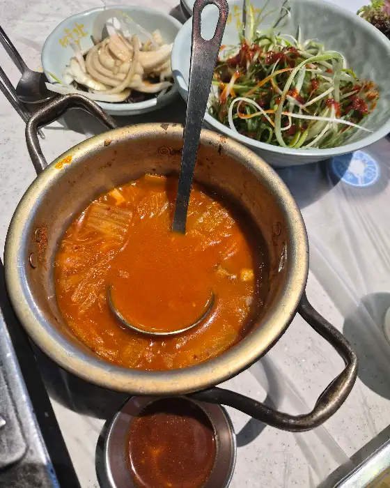 진한 국물의 김치찌개